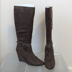 Wedge heel boots